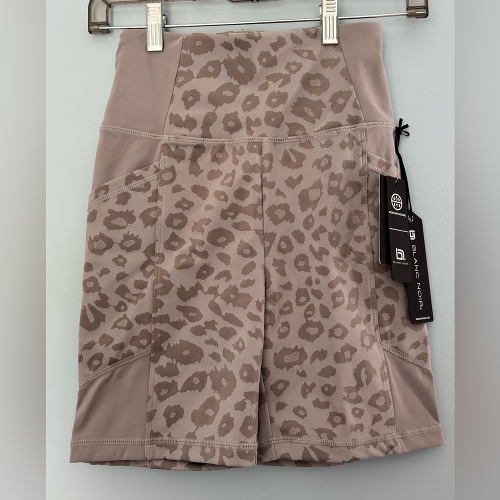 Blanc Noir Bike Shorts YOLO Gray Animal Print Leopard Pockets Womens Size XS